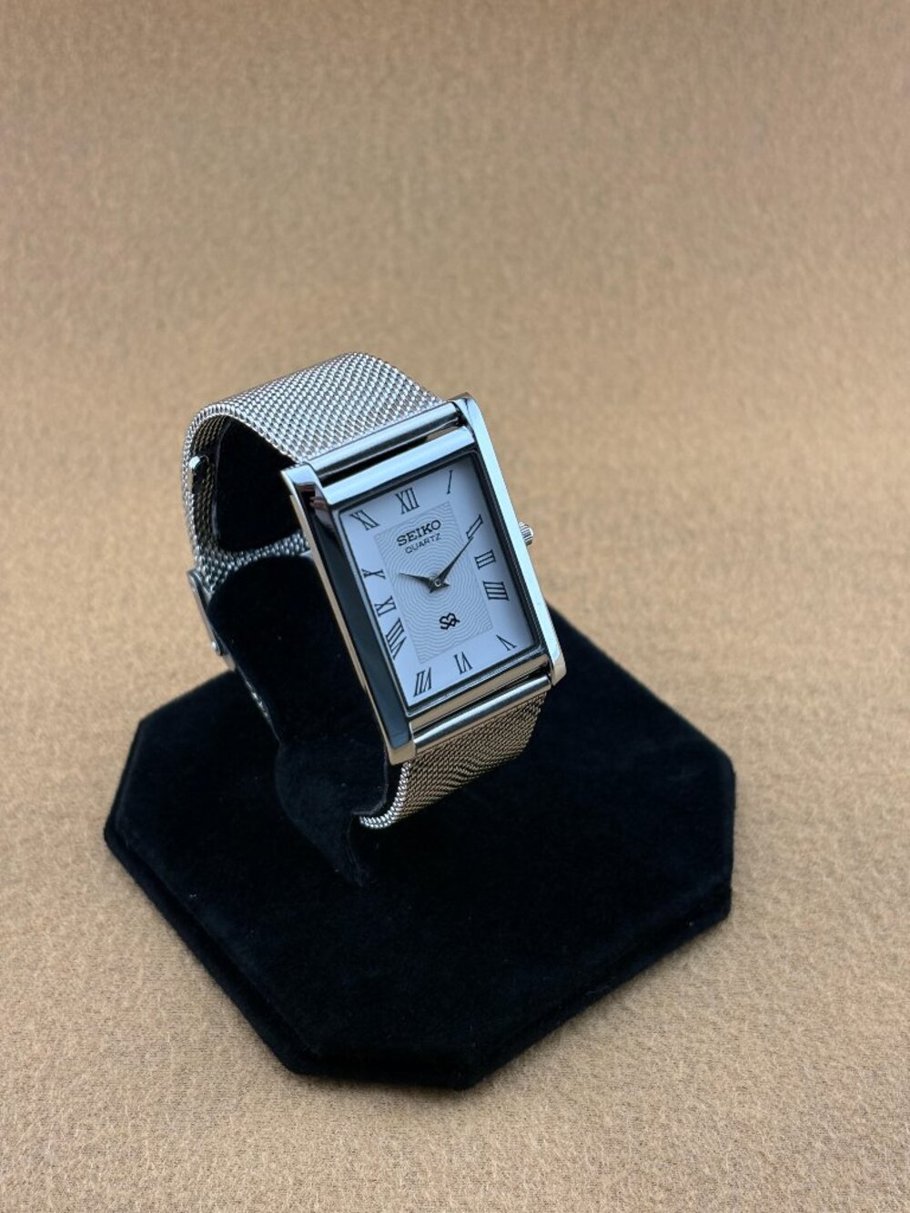 WHITE SILVER VINTAGE Seiko Vintage slim Quartz men's Wristwatch